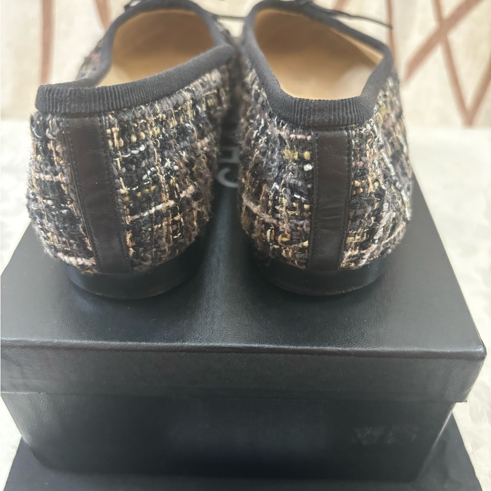 🆕 CHANEL CC Black and Brown Tweed Flats, in Box - Picture 3 of 10